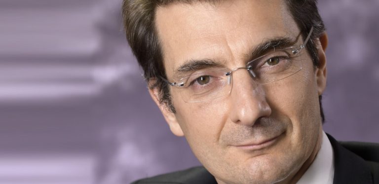 Approche axée sur le portage adoptée par plusieurs institutions pour améliorer l’efficacité.