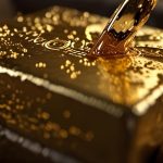 L&rsquo;or atteint 4.500 dollars, soulignant la volatilité du marché des métaux précieux.