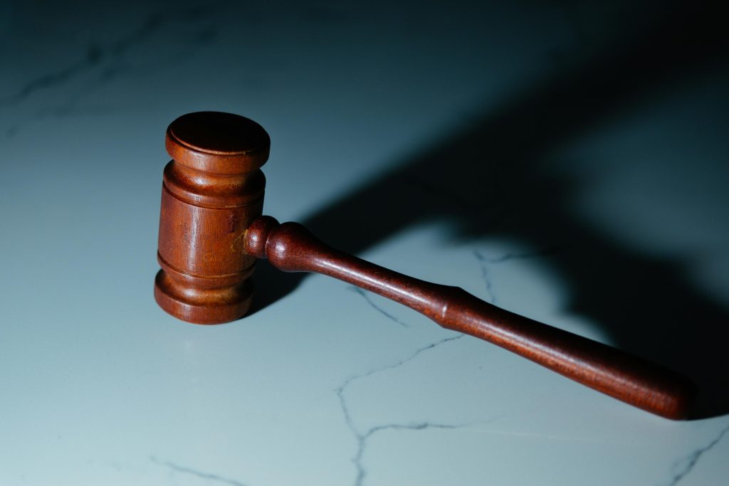 Justice sanctionne un trafic international de civelles impliquant plusieurs pays.