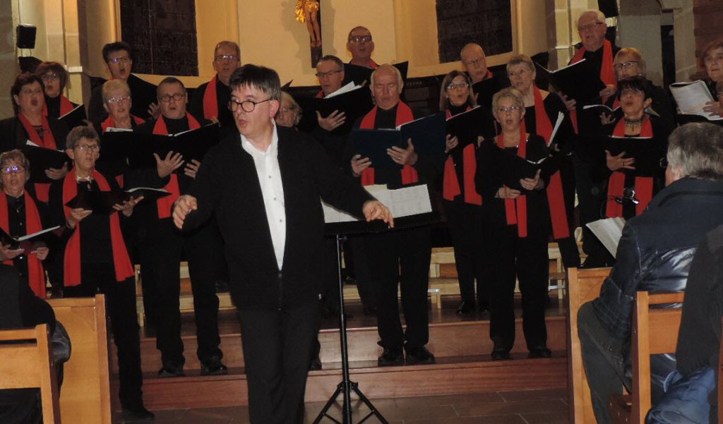 Concert de chorale à la MCL : participation d’intervenants locaux et répertoire varié.