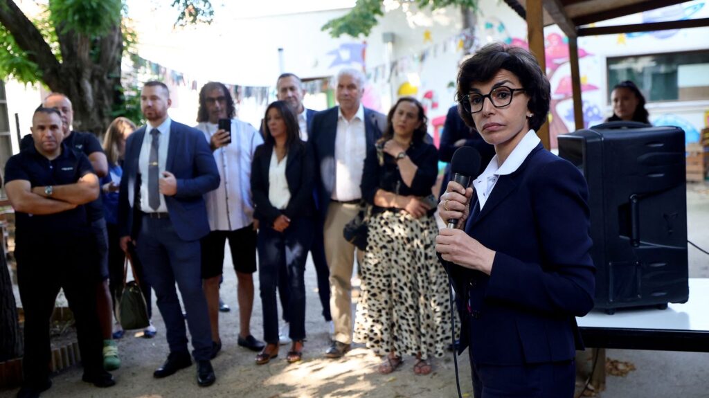 Festival d’Avignon : la CGT-Spectacle manifeste contre Rachida Dati à son arrivée