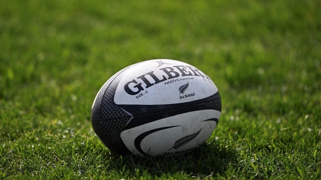 Une joueuse de rugby en Dordogne porte plainte après des insultes racistes en match.