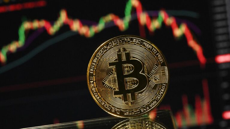 La chute du bitcoin suscite des inquiétudes sur la stabilité des cryptomonnaies.