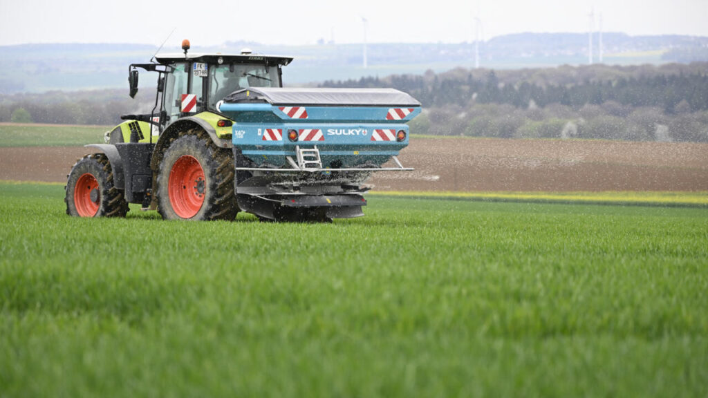 Le Sénat approuve la réintroduction de l’acétamipride, pesticide interdit.
