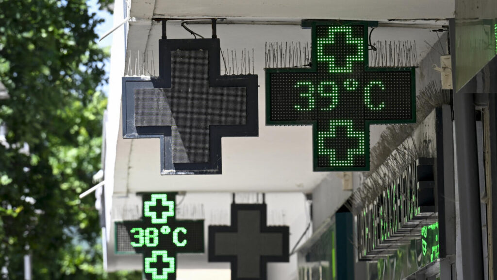 La canicule entraîne des décès persistants malgré la baisse des températures en France.