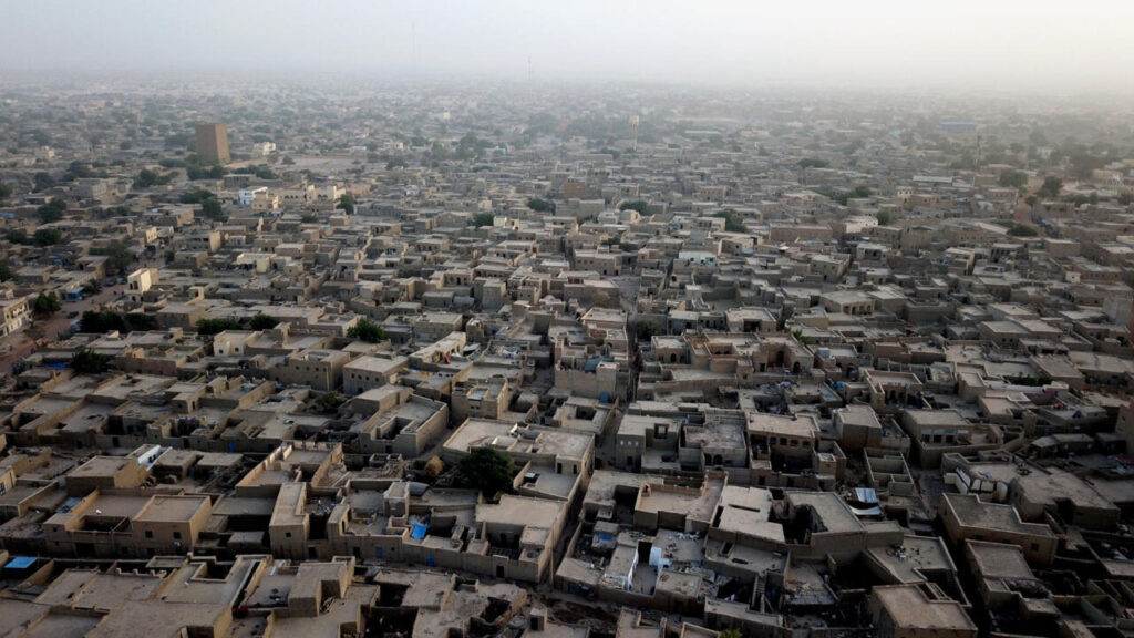 Tombouctou au Mali sans électricité ni eau depuis quatre jours, carence de carburant depuis un mois