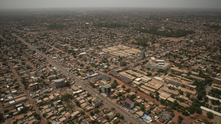 Burkina Faso : publication des enquêtes sur l’enlèvement du journaliste Atiana Serge Oulon