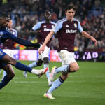 Aston Villa défie le PSG, mais Paris se qualifie pour les demi-finales de la compétition.