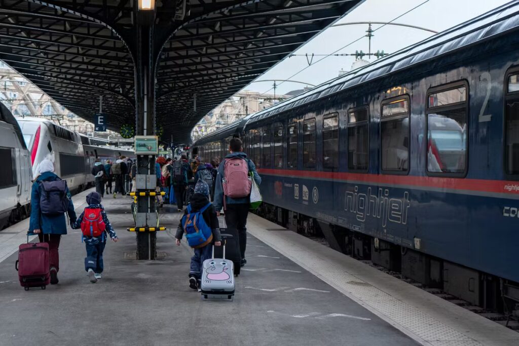 Fin de la subvention française : suppression des trains de nuit Paris-Berlin et Paris-Vienne.