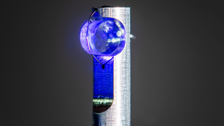 Des horloges basées sur un noyau atomique commencent à fonctionner pour la première fois.