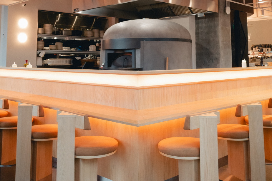 Minnibar ouvre ses portes au centre-ville de Montréal et propose une nouvelle expérience culinaire.