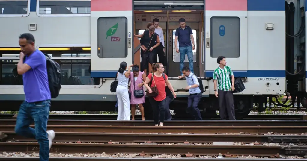 Canicule : le réseau ferroviaire français face à des défis opérationnels majeurs