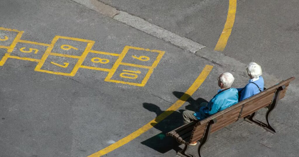 Un homme contraint d’exporter son père en raison de la situation économique difficile.