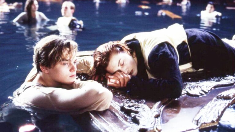 James Cameron confirme que Leonardo DiCaprio aurait pu survivre à la fin de Titanic.