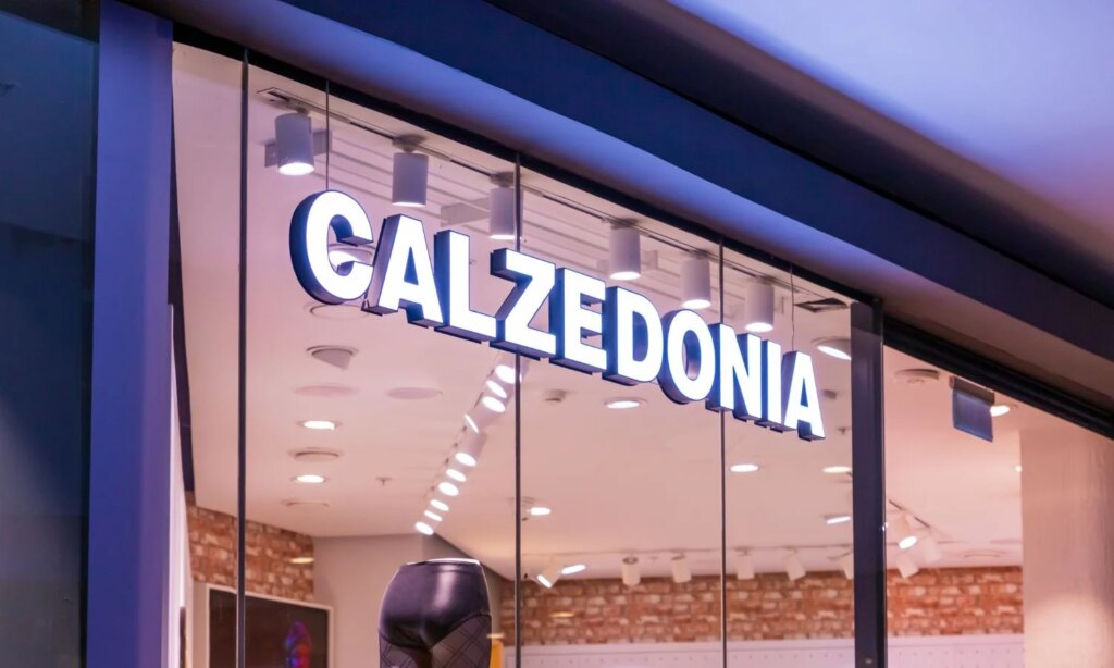 Calzedonia lance un bikini tendance qui rivalise avec les maillots de bain d’Etam et Eres.