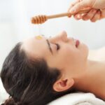 Le miel reconnu pour ses vertus bénéfiques sur la santé de la peau par des chercheurs français.