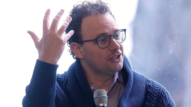 Anthropic rétablit l’accès à Mythos 5 pour certaines organisations américaines.