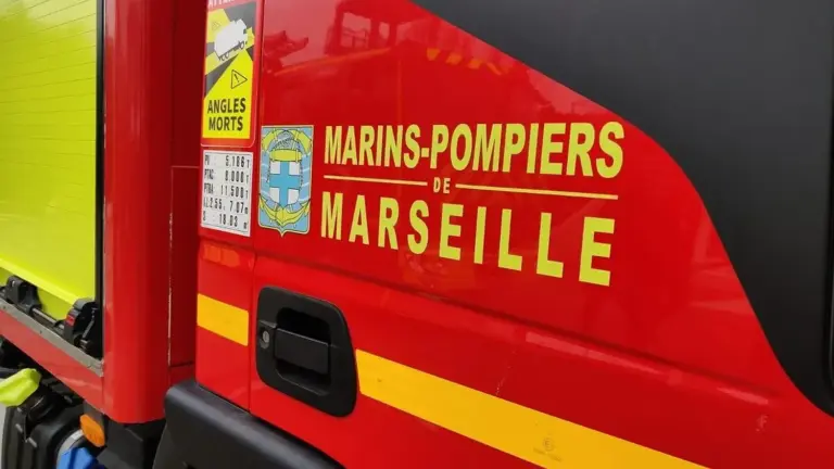 Effondrement d’un immeuble en rénovation à Marseille, plusieurs blessés signalés.
