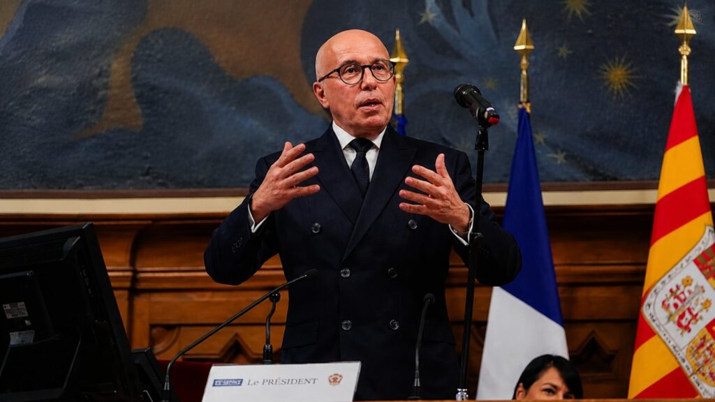 Éric Ciotti demande l’exclusion de Philippe Tabarot du gouvernement français.