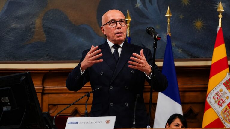 Éric Ciotti demande l’exclusion de Philippe Tabarot du gouvernement français.