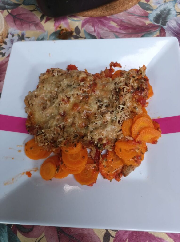 Recette de rondelles de carottes tomatées, thon et Comté au cake factory sur Gigi est en cuisine