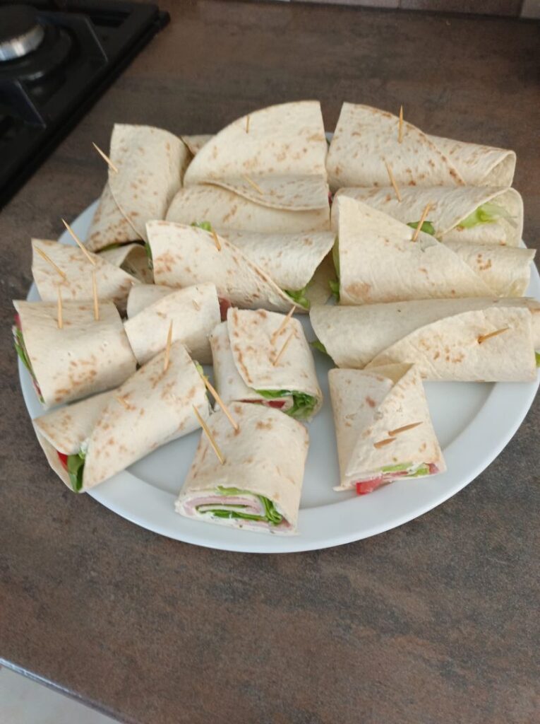 Recette de wraps boursin, tomate, jambon et salade proposée par Gigi en cuisine.