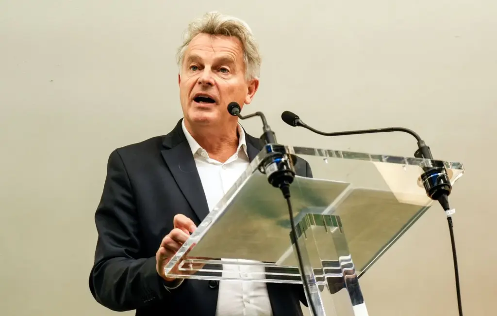 Fabien Roussel accuse LFI de vouloir affaiblir le PCF pour favoriser Mélenchon