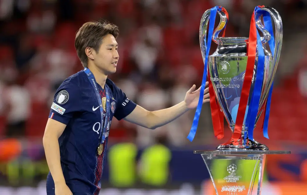 PSG remporte un trophée : théorie conspirationniste sur la censure des joueurs asiatiques.
