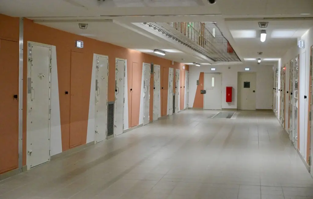 Un détenu décède dans un incendie à la prison des Baumettes à Marseille.
