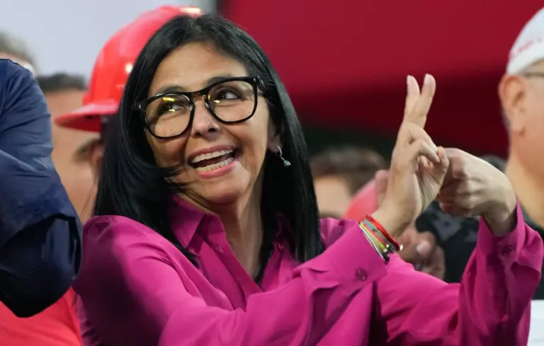 Delcy Rodríguez prend les rênes du Venezuela après la chute de Maduro.