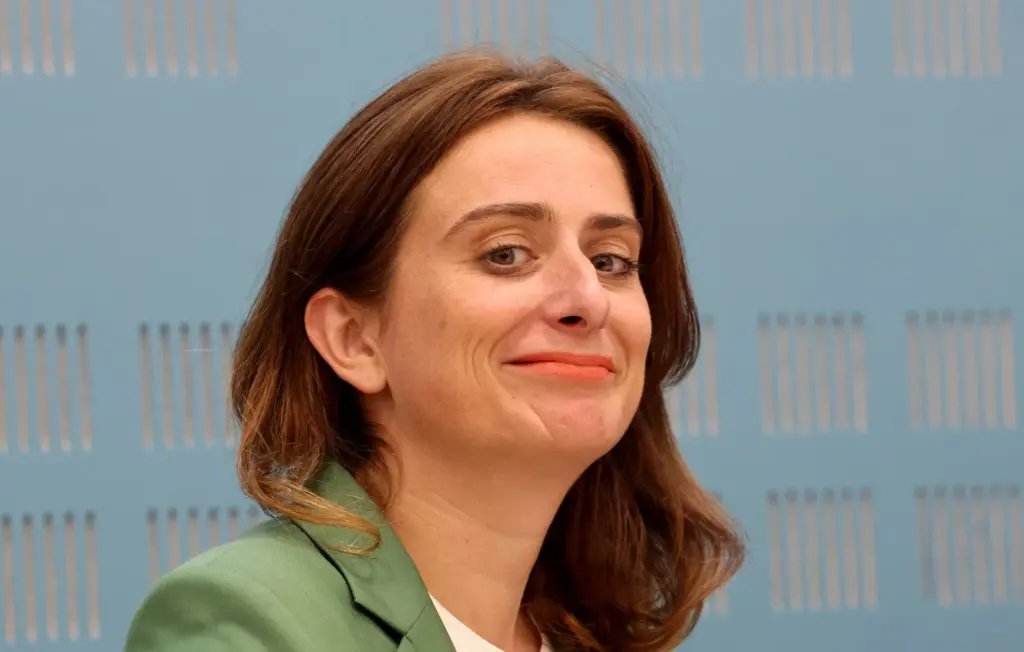 Marine Tondelier s’adresse à Marine de la « Star Ac » après sa reprise des « Corons »