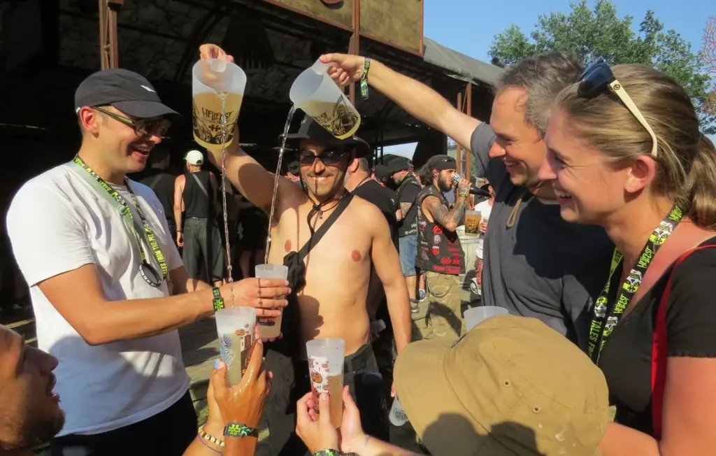Muscadet, nouvelle vedette du Hellfest, remplace la bière pour certains festivaliers.