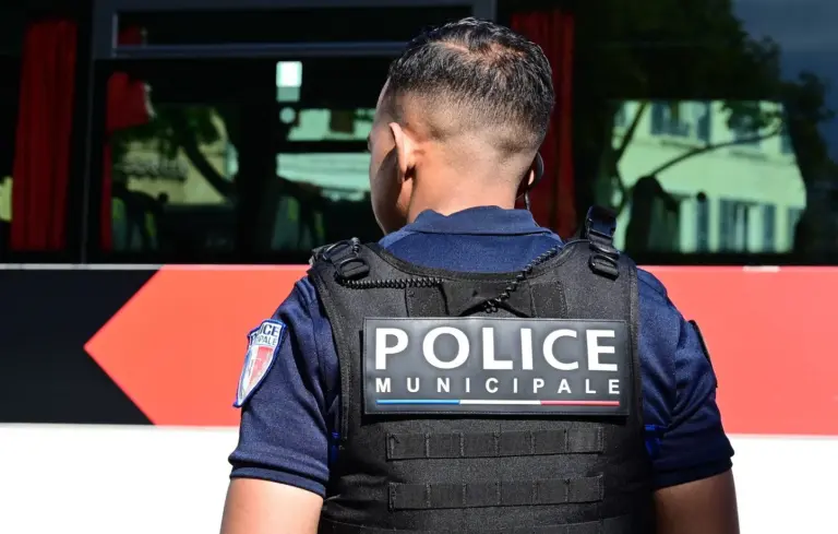 Un homme de 33 ans décède à Toulouse après avoir été poignardé à deux reprises.