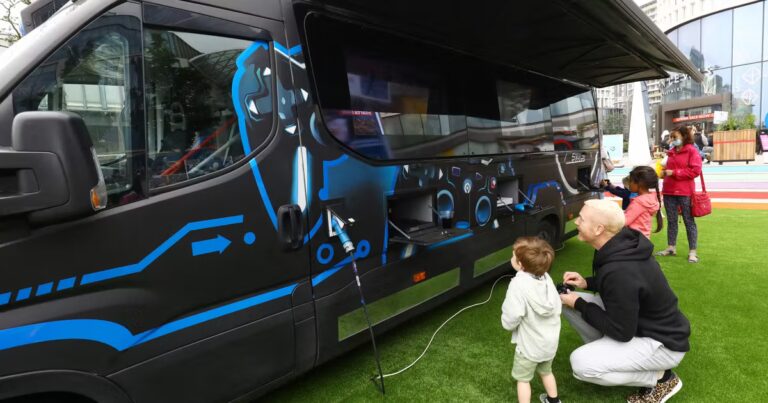 Londres devient un centre majeur du développement de jeux vidéo en Europe.