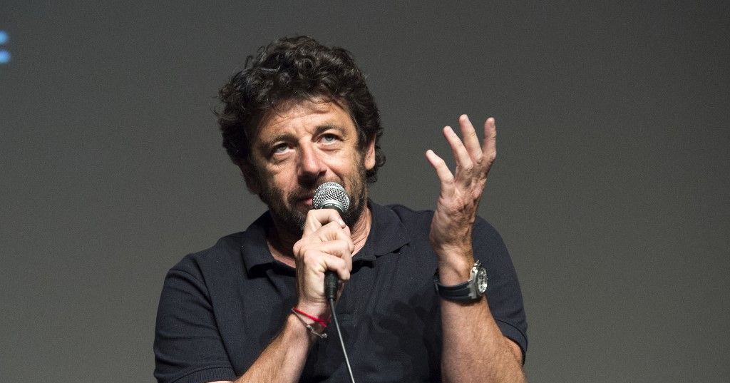 Patrick Bruel présenté à un juge pour des accusations de violences sexuelles ce mercredi matin.