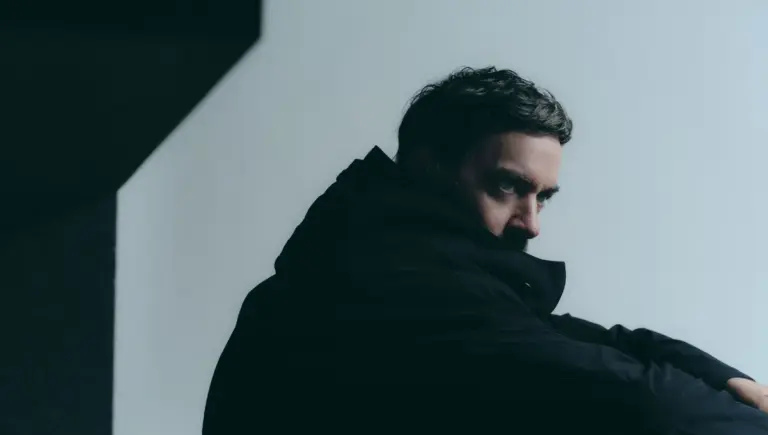 Bonobo présente « Me and You », un nouveau morceau influent sur la scène dancefloor.