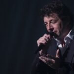 Patrick Bruel mis en examen pour viol, agression sexuelle et harcèlement sexuel.
