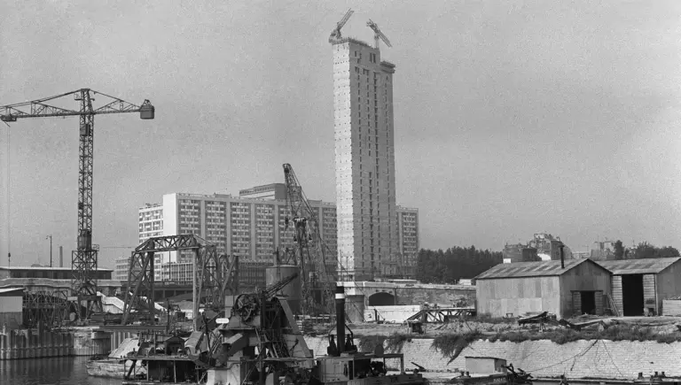 Puteaux, 1971 : Publication de « Chicago-sur-Seine » en intégralité par les Archives nationales