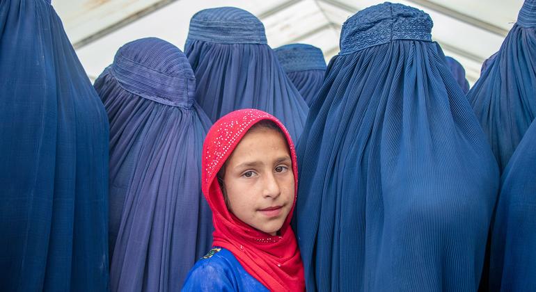 L’ONU critique une nouvelle loi en Afghanistan sur la séparation conjugale des couples.