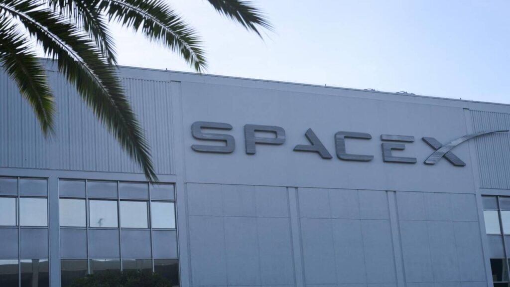 SpaceX prépare un vol historique avec des implications pour Wall Street.