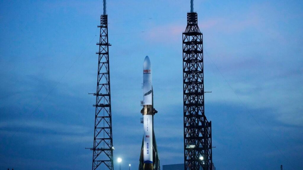 Une fusée Blue Origin explose sur sa rampe de lancement lors d’un essai technique.