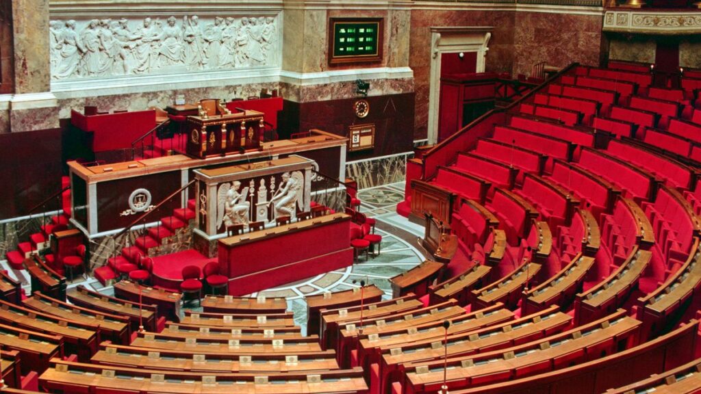 Arrêts de travail limités à un mois : décret du gouvernement pour réduire les dépenses de santé.