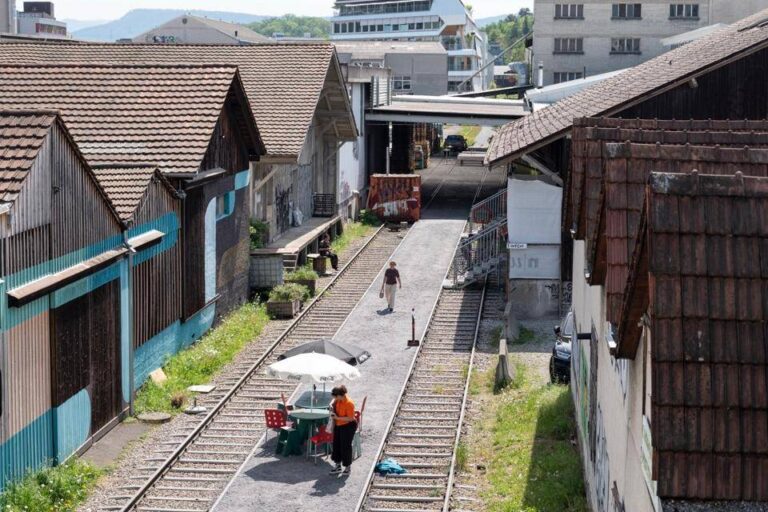 Bâle transforme le Dreispitz, ancienne friche industrielle, en cluster artistique.