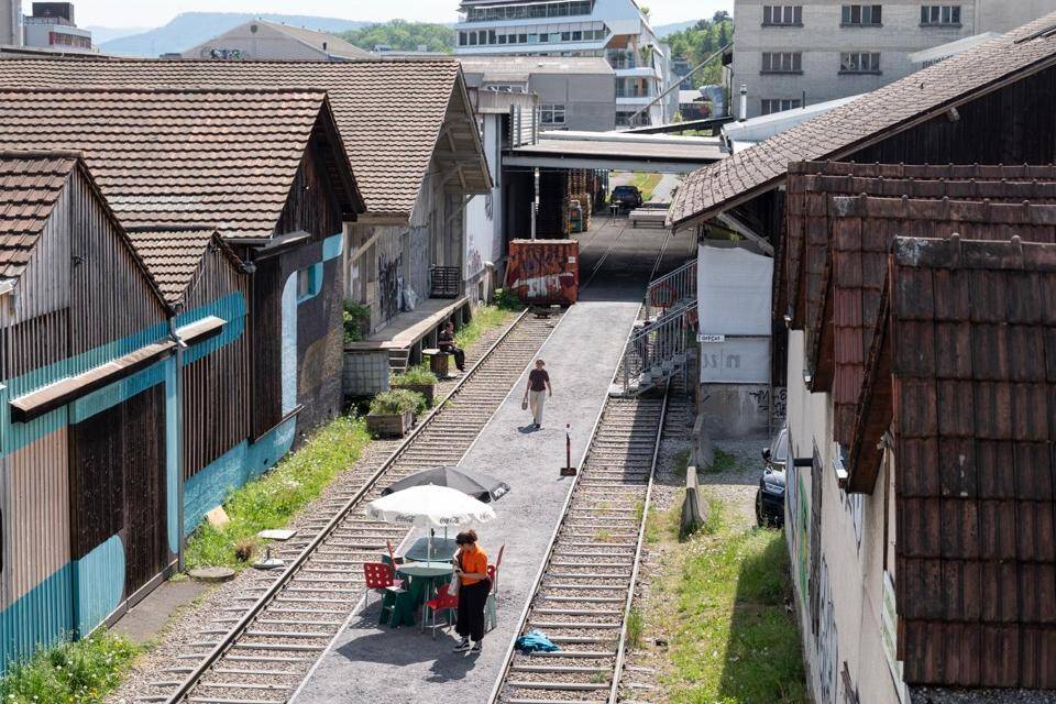Bâle transforme le Dreispitz, ancienne friche industrielle, en cluster artistique.