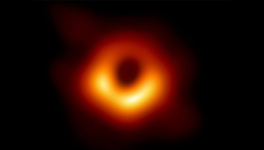 Un trou noir exposé au musée des sciences de Paris attire l’attention des astrophysiciens.
