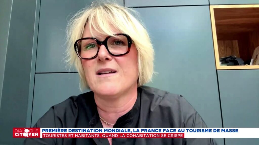 Le surtourisme transforme les villes en musées, alerte Daniel Salmon, sénateur écologiste.