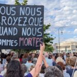 Rassemblement à Avignon contre les violences faites aux femmes et aux enfants lundi.