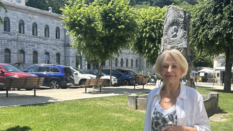 Marie-Anne confirme son attachement à son environnement de travail sans projet de changement.