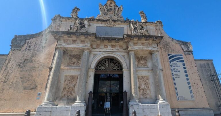 Déplacement de la porte de l’arsenal de Toulon : une opération de 70 mètres réalisée.