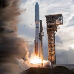 Amazon acquiert Globalstar pour intensifier la compétition spatiale avec Starlink.